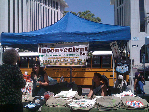 The Inconvenient Bag for Eco-friendly Minds - Earth Day 2009
