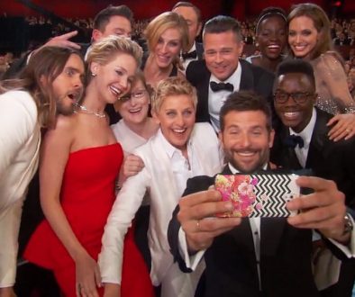 Oscar selfie of Hollywood celebs